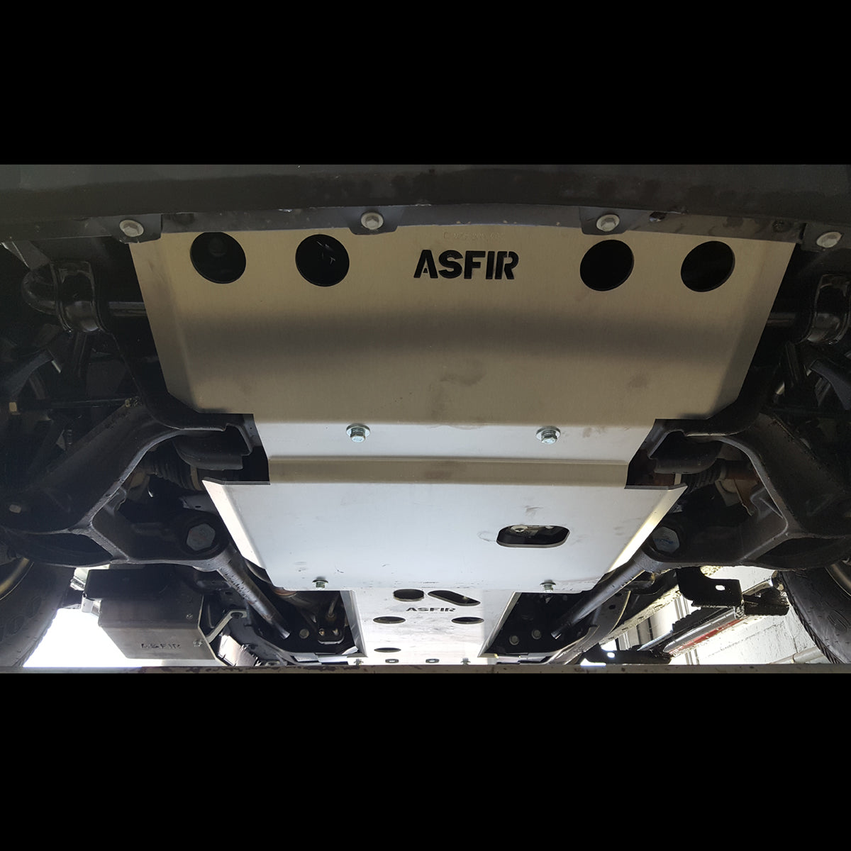 Chevrolet Silverado & GMC Sierra 2500/3500 HD Front Skid Plate